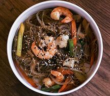 Вок с морепродуктами