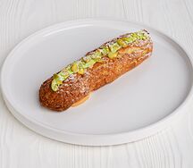 Эклер фисташковый