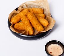 Сырные палочки с сырным соусом