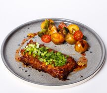 Индейка в азиатской глазури с брокколи