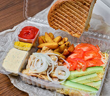 Фирменная тарелка с курицей