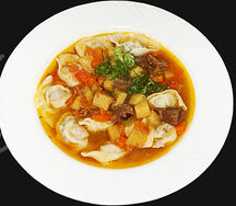 Пельмени с бульоном