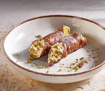 Сицилийские трубочки с кремом из рикотты и цукатами