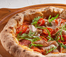 Пицца с фаршированным бортом 4 вида колбас