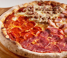 Пицца Супер мясная с четырьмя видами колбас