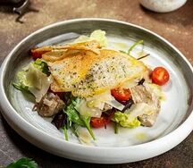 Салат Цезарь с курицей