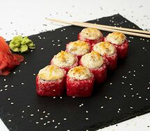 Запеченный ролл с крабом