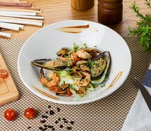 Салат Дары моря с морепродуктами