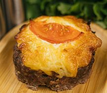 Говяжья котлета с капустой с сыром