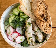 Салат с куриной грудкой