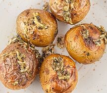 Картофель мини, запеченный с травами 