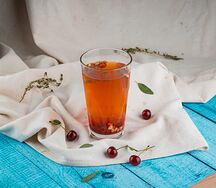 Кедровый чай с вишней и тимьяном