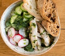 Салат с куриной грудкой