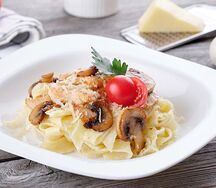 Феттуччине с курочкой и грибами