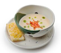 Сырный крем–суп с форелью и сырным тостом