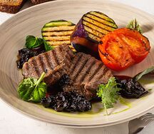 Медальоны из говядины