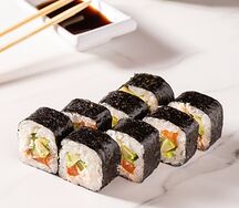 Сливочный кимпаб с лососем и снежным крабом