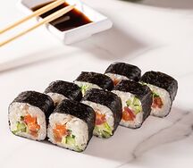 Ролл с острым лососем, тунцом и авокадо