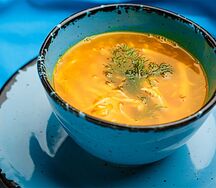 Суп с домашней лапшой и курицей