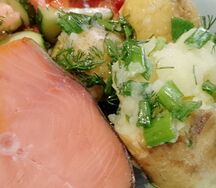 Филе красной рыбы с гарниром