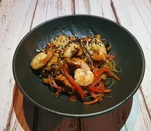 Wok с креветками