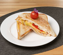 Сэндвич с курицей и сыром