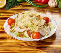 Салат Цезарь с курицей
