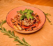Соба с говядиной и грибами