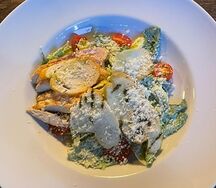 Цезарь с курицей