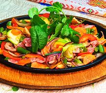Говядина с овощами в устричном соусе