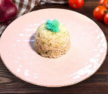 Пропаренный рис с рубленым шпинатом