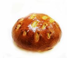 Булочка с яблоком