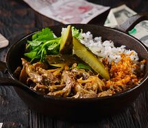 Бефстроганов с вешенками и диким рисом