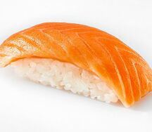 Суши с лососем