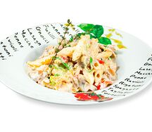 Пенне с куриным филе и грибами