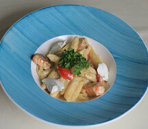 Пенне с семгой