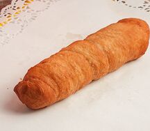 Сосиска в тесте жареная