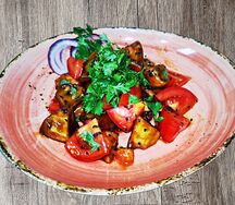 Салат с хрустящими баклажанами