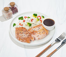 Кальмар гриль с рисом