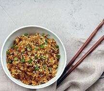KузоWok азиатского риса с курицей