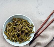 КузоWok папоротника по-корейски