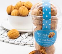 Орешки с варёной сгущенкой в стаканчике