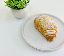 Круассан со сгущёнкой