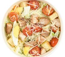 Салат Цезарь с курицей