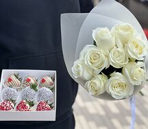 Комбо-набор: белые розы и девять клубник №2
