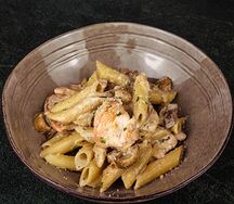 Феттуччине с курицей и грибами