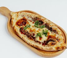 Хачапури по-аджарски с говядиной