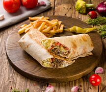 Шаурма с говядиной и картошка фри 