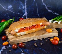 Хот-дог в булке с двумя сосисками XXL