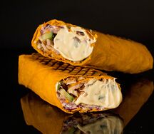 Донер из курицы с сыром в сырном лаваше